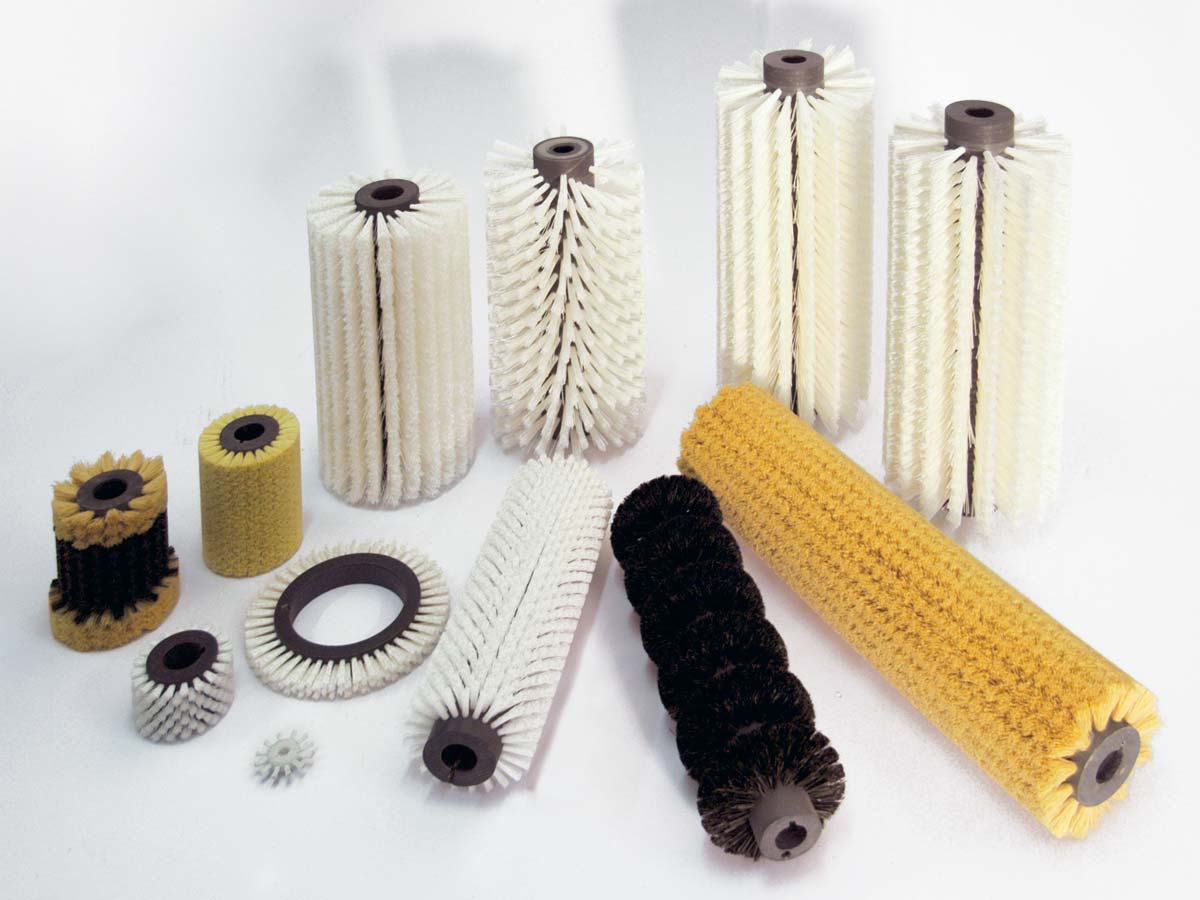 Cylindrical brushes